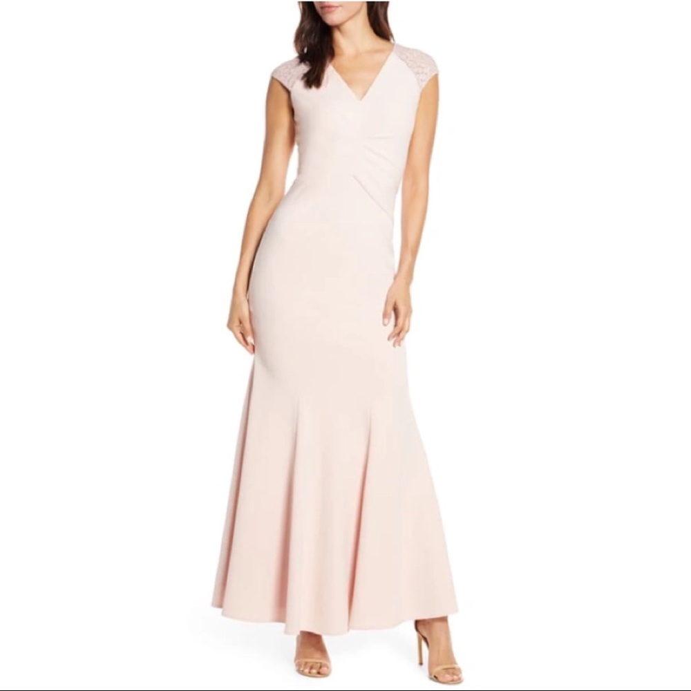 NEW VINCE CAMUTO Lace Back Trumpet Gown In Blush Size 2 Cocktail Dress Spring